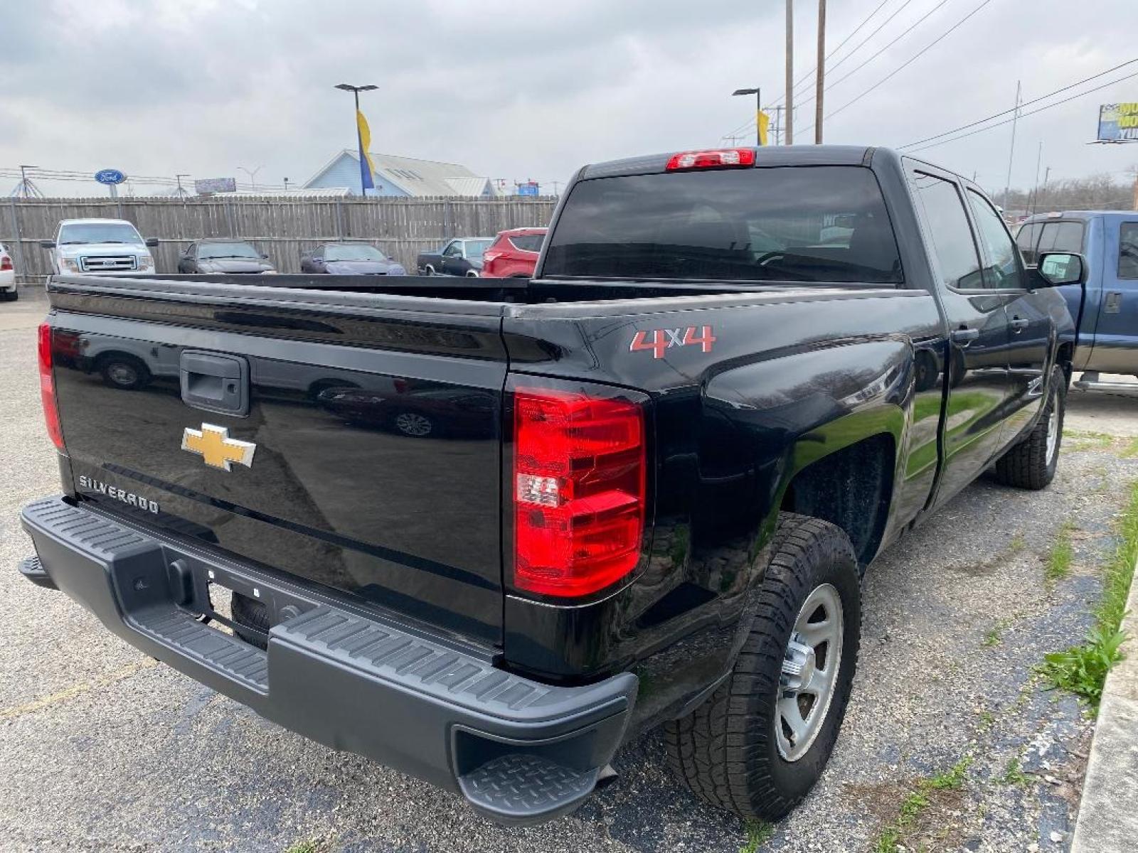 2018 Black Chevrolet Silverado 1500 LS Crew Cab Long Box 4WD (3GCUKNEC6JG) with an 5.3L V8 OHV 16V engine, 6A transmission, located at 1687 Business 35 S, New Braunfels, TX, 78130, (830) 625-7159, 29.655487, -98.051491 - Photo #4